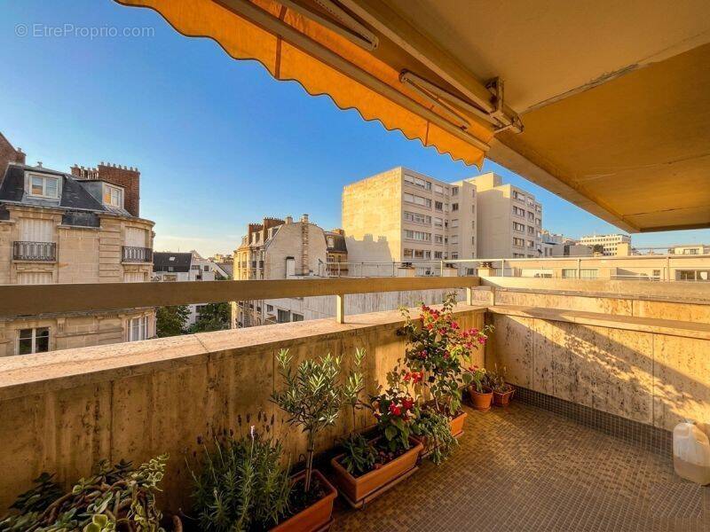 Appartement à PARIS-15E