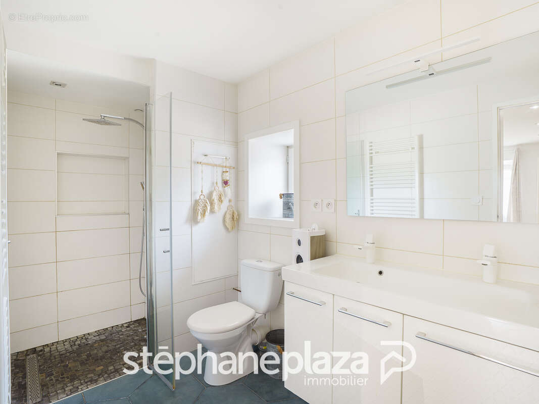 Maison à SAINT-CYR-SUR-MENTHON