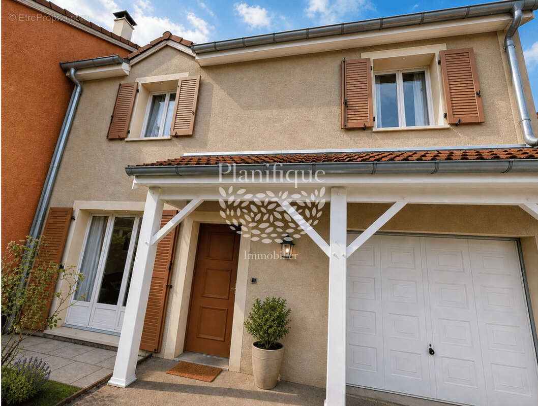 Maison à BONNEVILLE