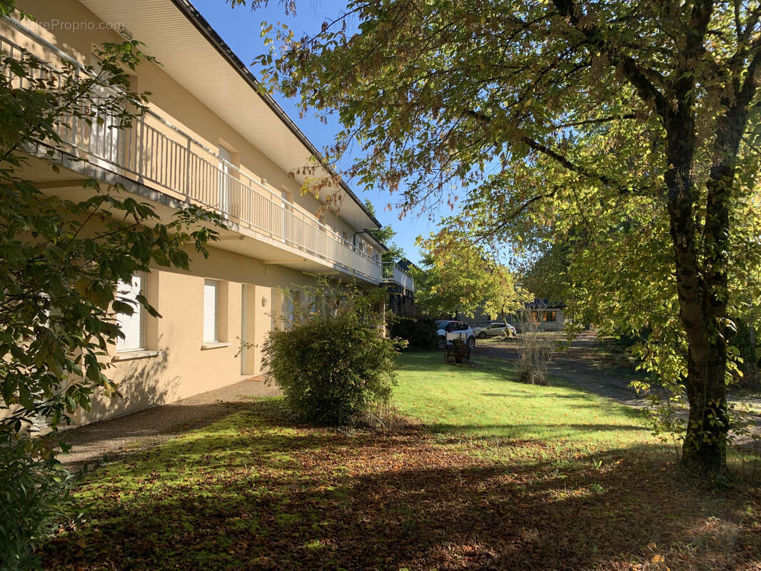 Commerce à SAINT-PANTALEON-DE-LARCHE