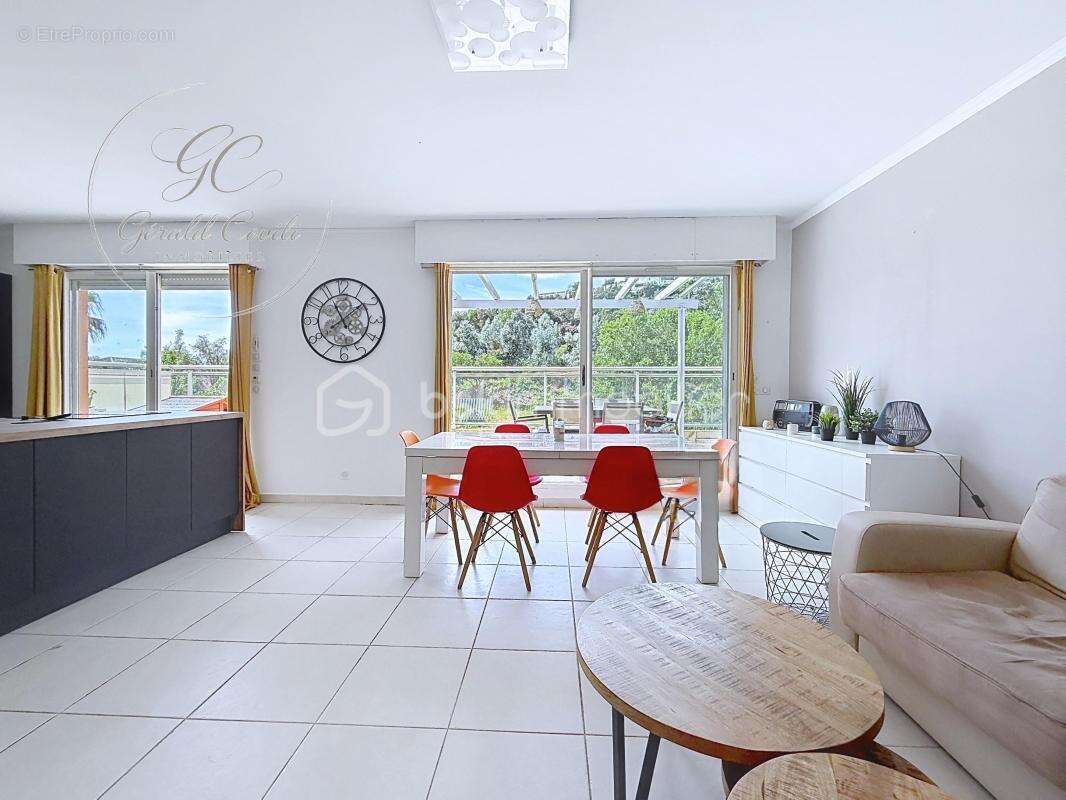 Appartement à MANDELIEU-LA-NAPOULE