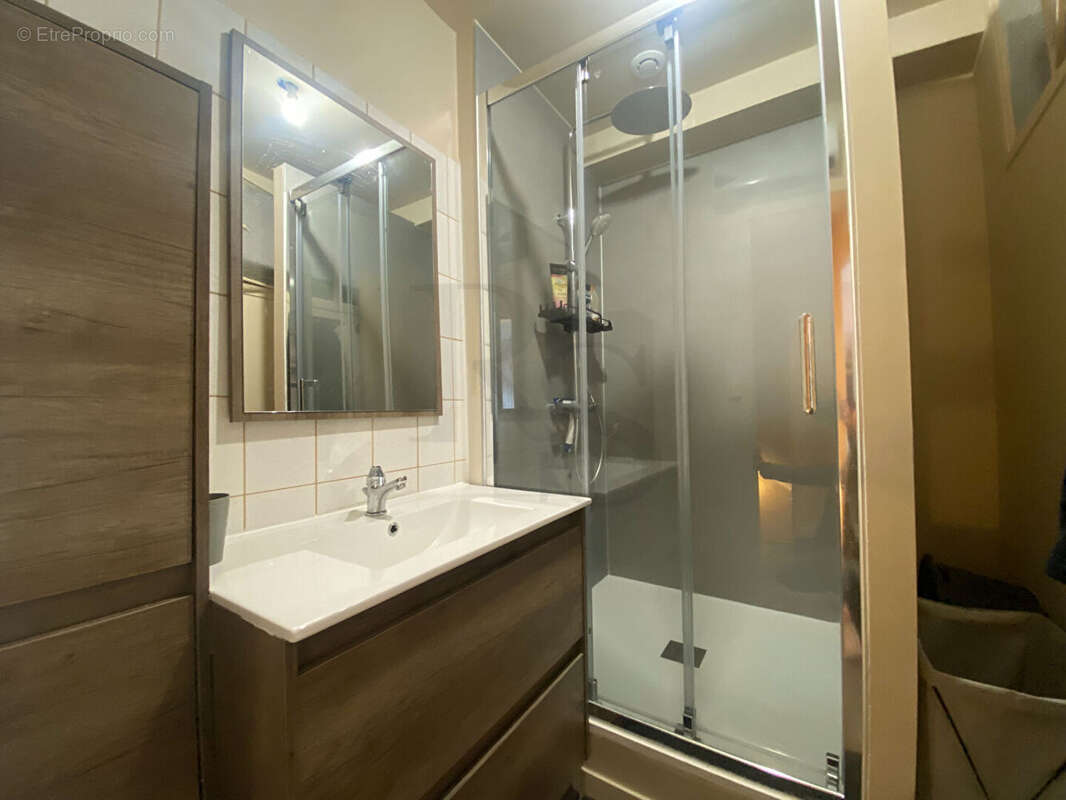 Maison à SAINT-GEORGES-DE-ROUELLEY