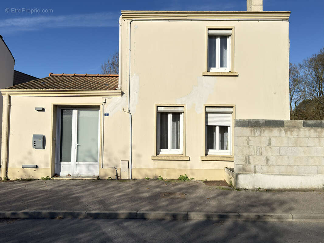 Maison à SAINT-COLOMBAN