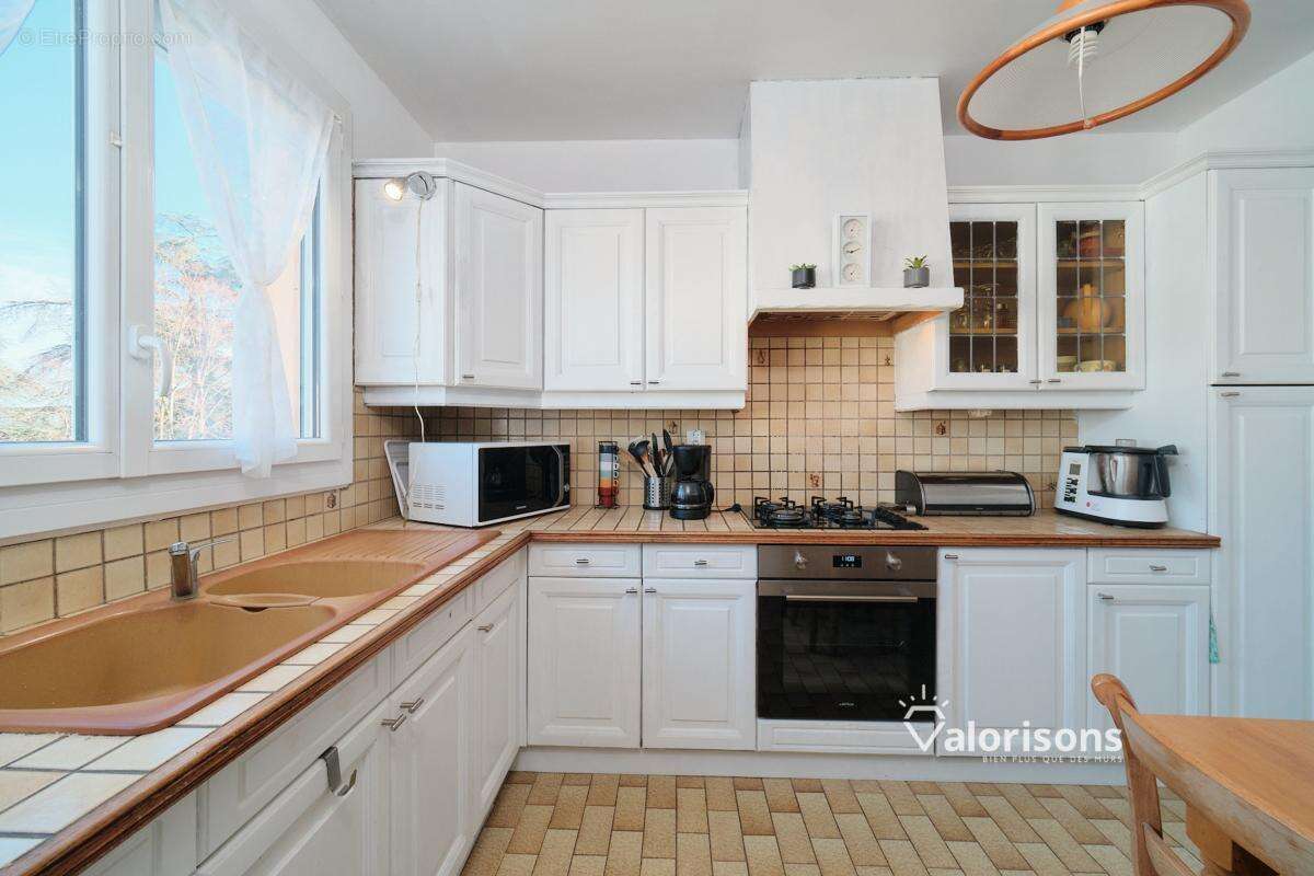 Appartement à MEYZIEU