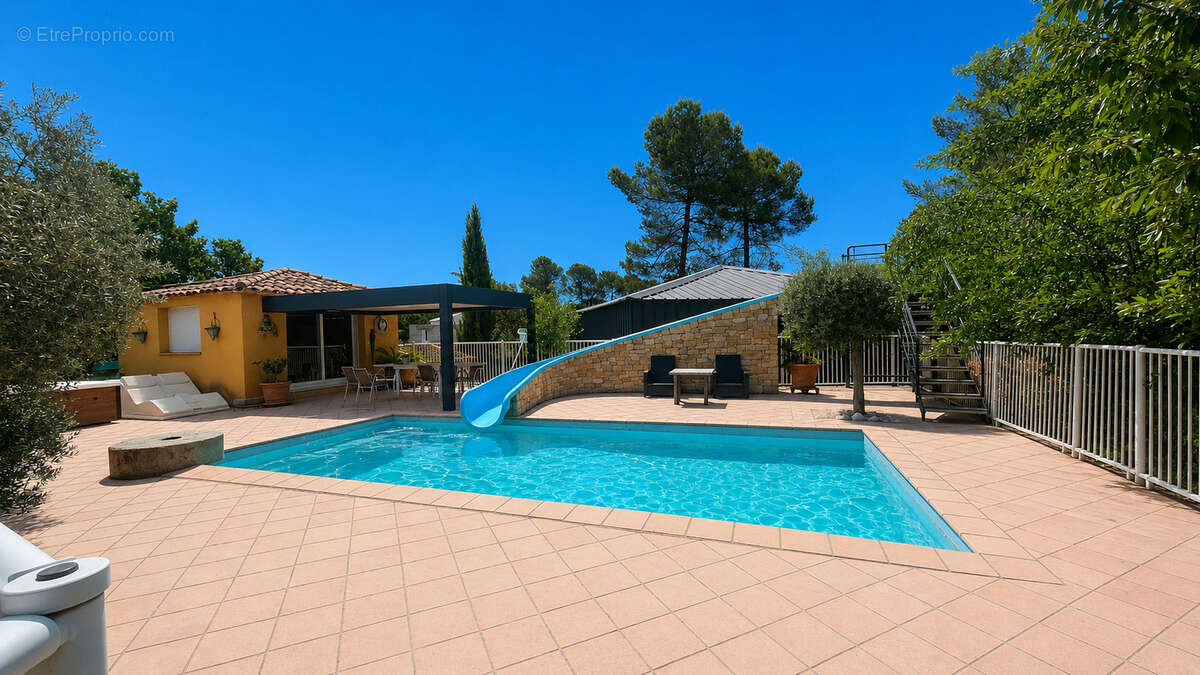 Maison à SAINT-MAXIMIN-LA-SAINTE-BAUME