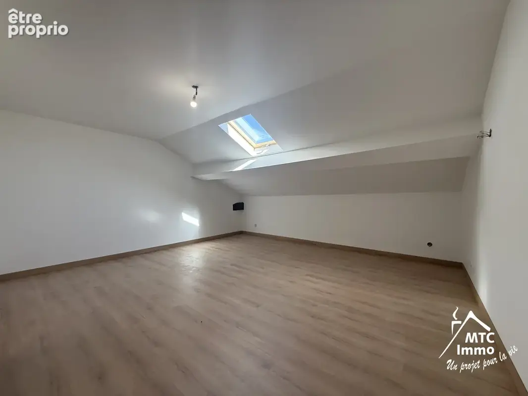 Triplex en pierre 182 m2 type maison de village haut standing 5 chambres piscine - photo 20