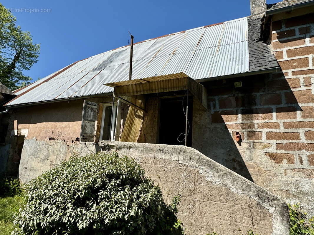 Maison à SAINT-CYR-LA-ROCHE