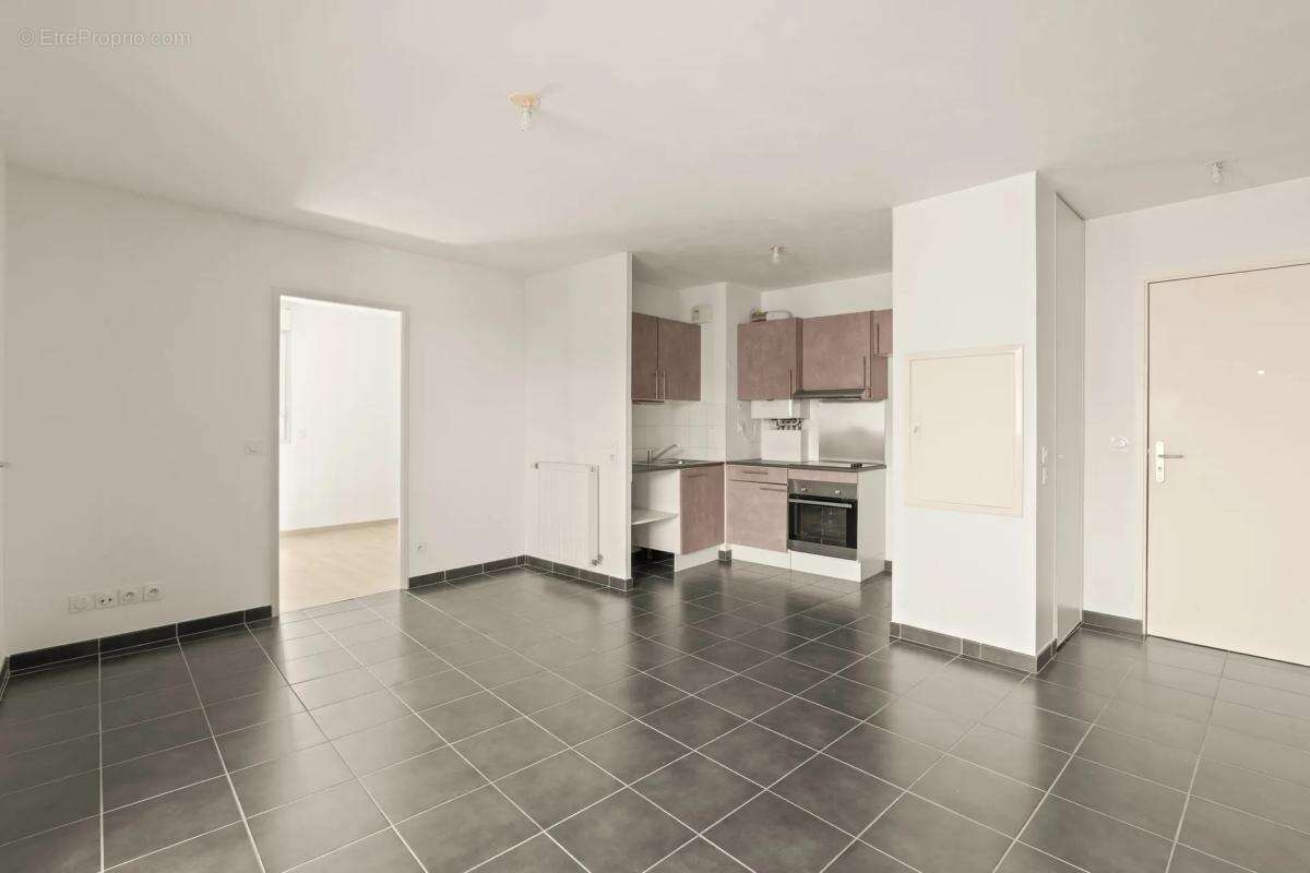 Appartement à MEYZIEU