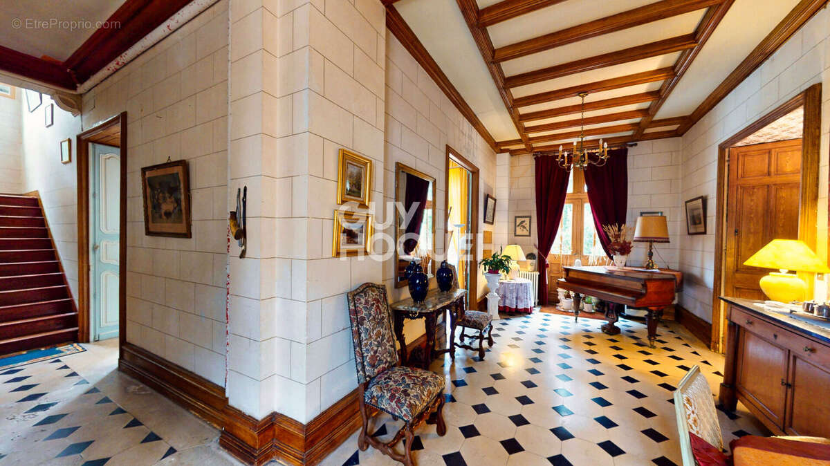 Maison à SAINT-CYR-SUR-LOIRE
