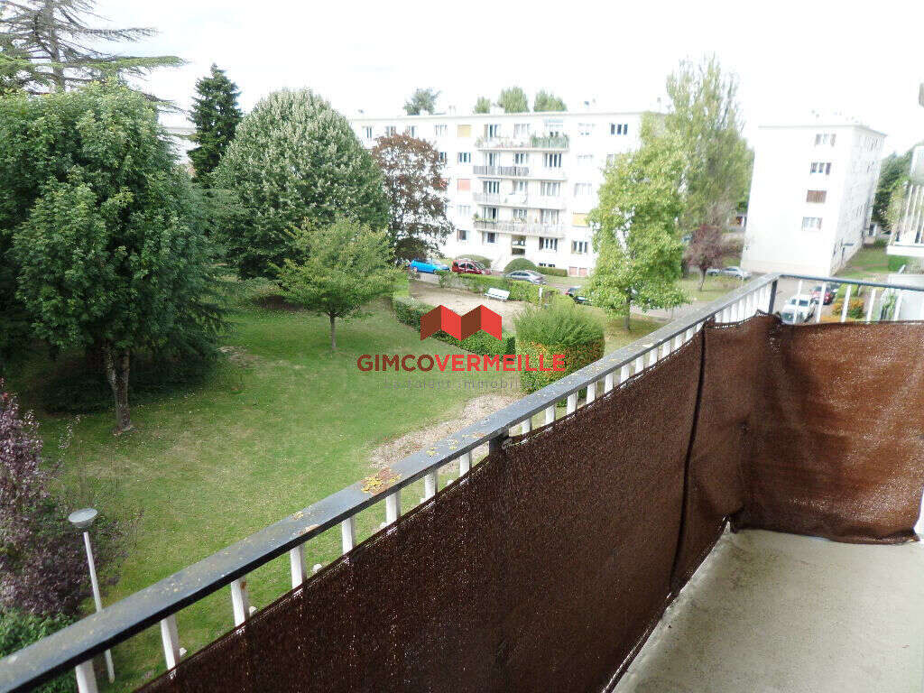 Appartement à LA CELLE-SAINT-CLOUD