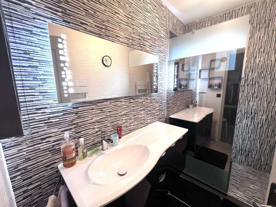 Appartement à LE MESNIL-ESNARD