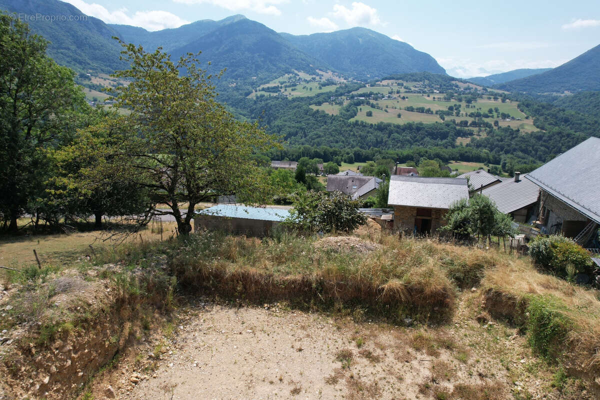 Terrain à SAINT-JEAN-D'ARVEY