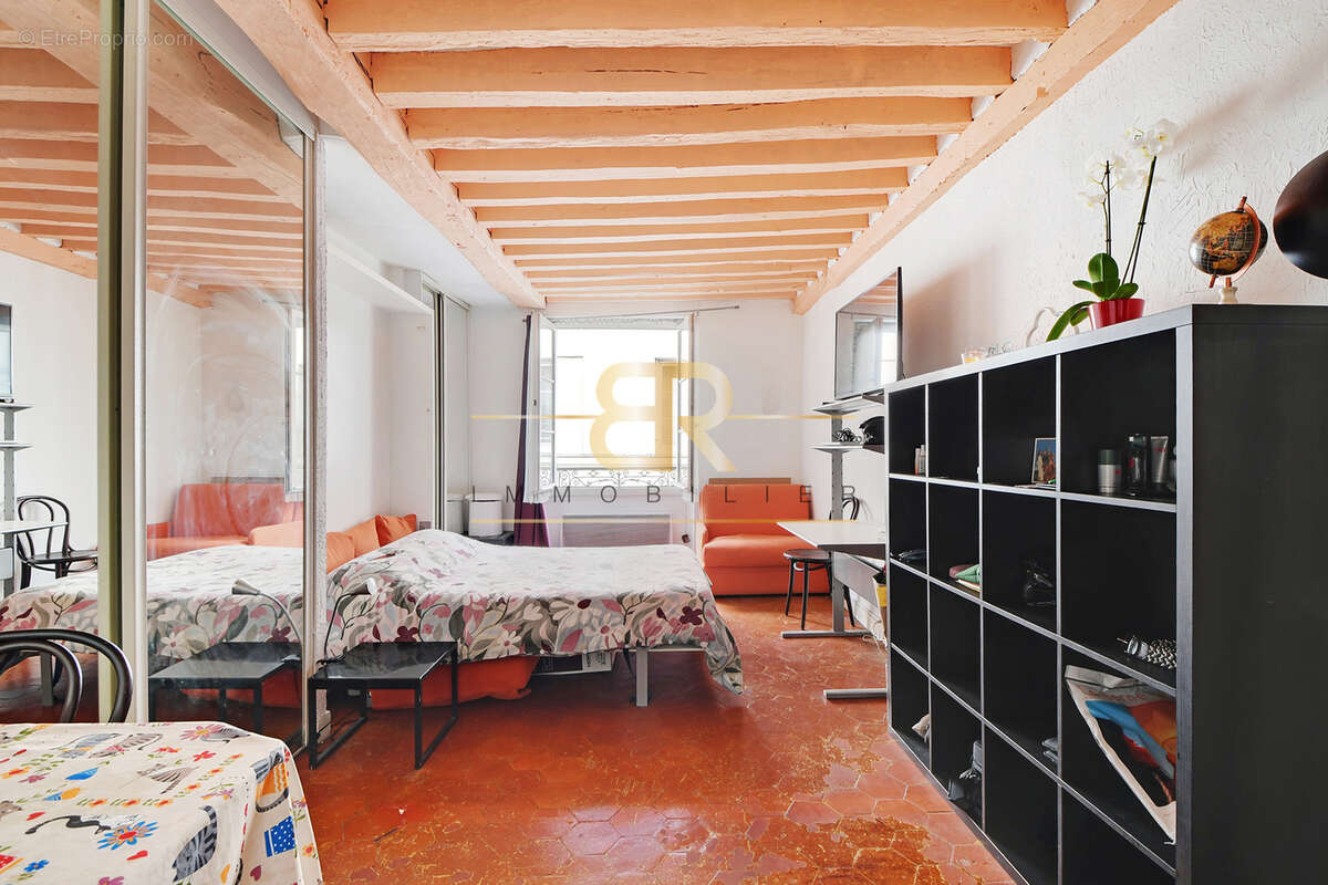 Appartement à PARIS-3E