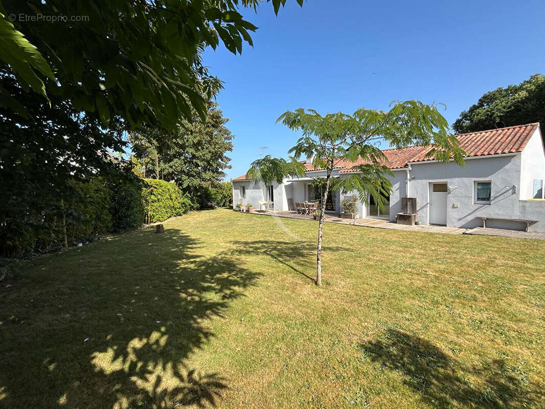 Maison Les Achards - 4 chambres - photo 8