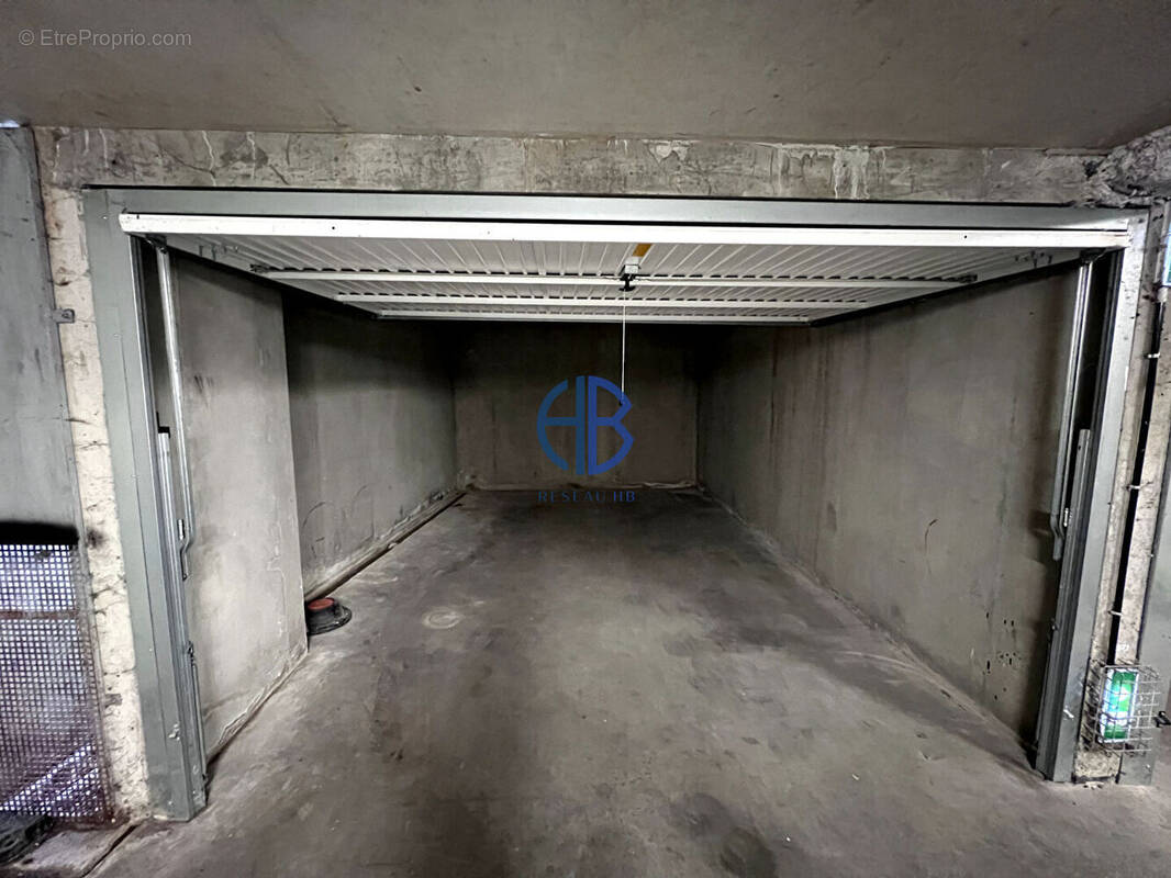 Parking à VILLEURBANNE