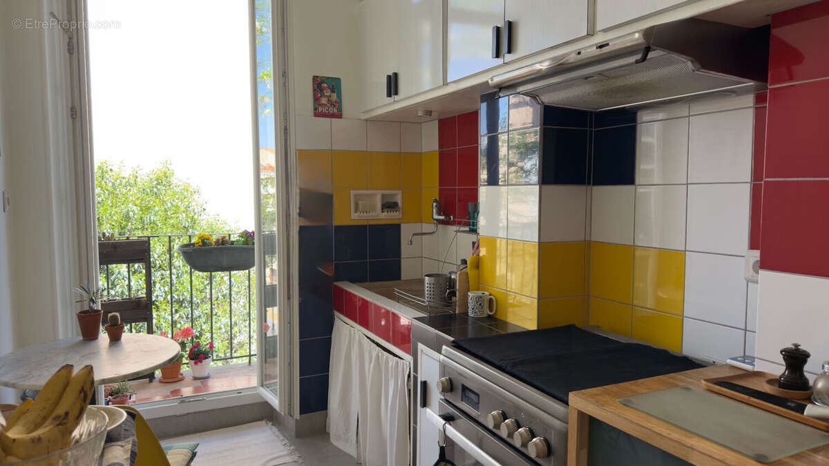 Appartement à MARSEILLE-5E