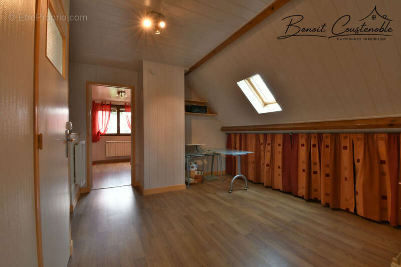 Venoy - Maison 103 m² - 4 chambres - Sous-sol total - Garage indépendant - Terrain 739 m² - photo 9