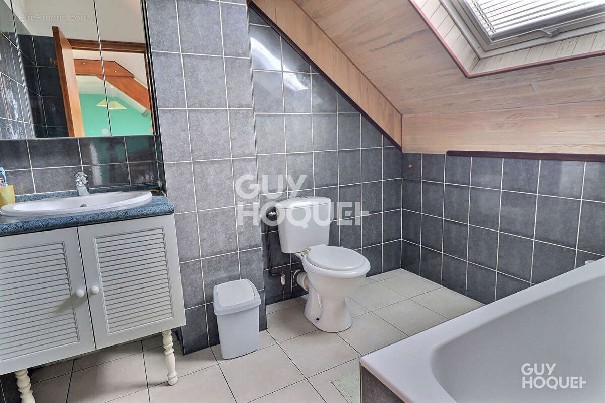 A VENDRE Villa Brétigny Sur Orge 11 pièces 247 m2 sur 1000 m² de terrain - photo 13