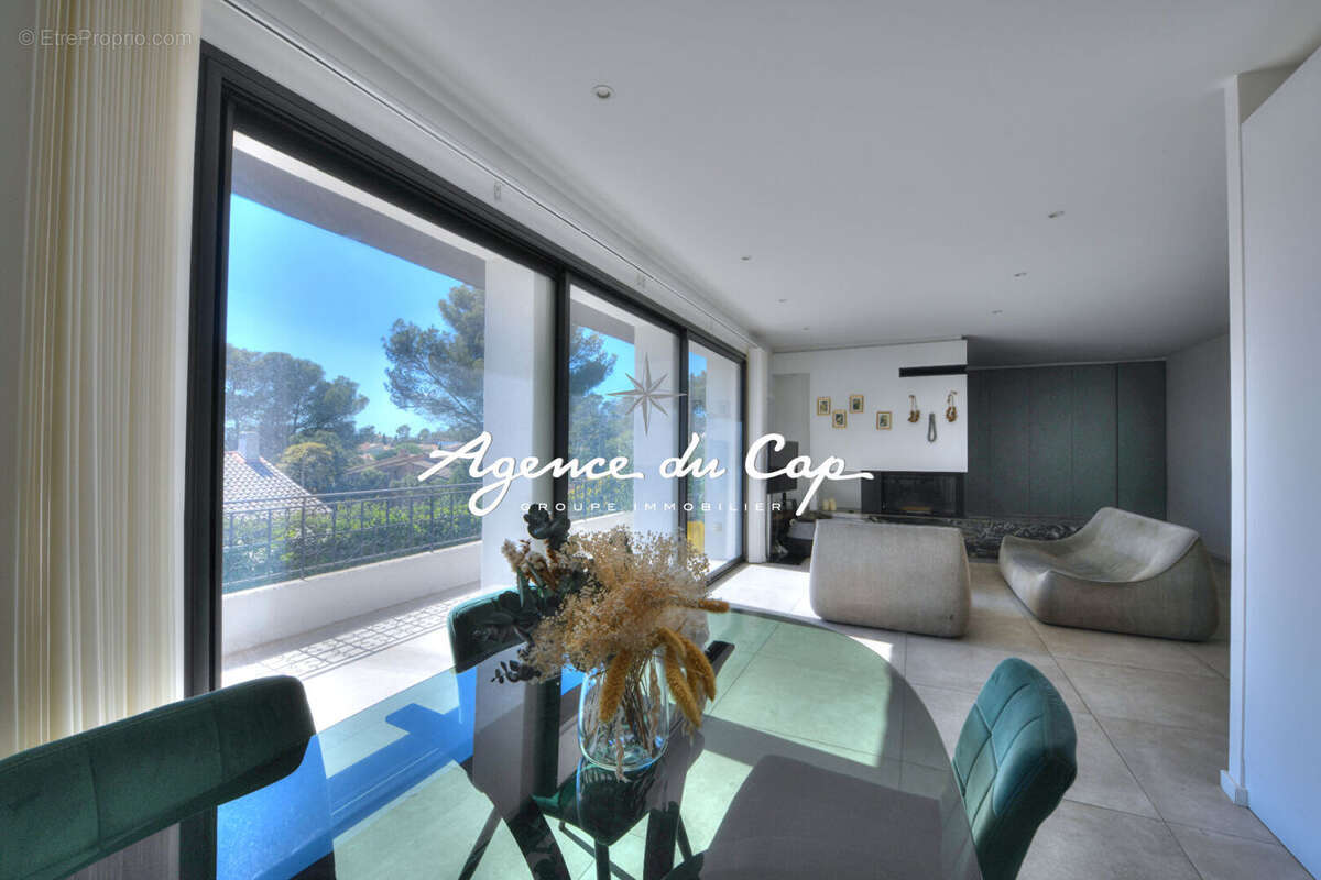 Saint raphael appartement 3 pieces renové en dernier etage avec garage secteur les plaines a saint raphael - photo 6