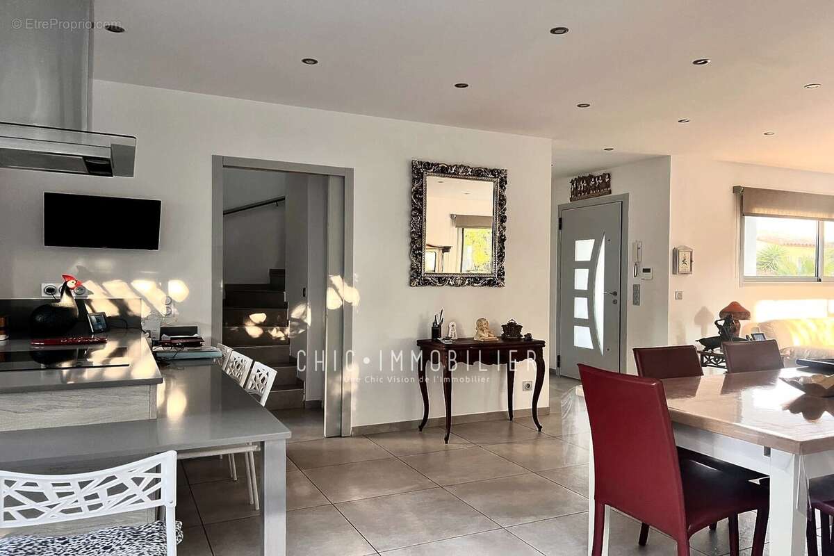 Maison à LATOUR-BAS-ELNE