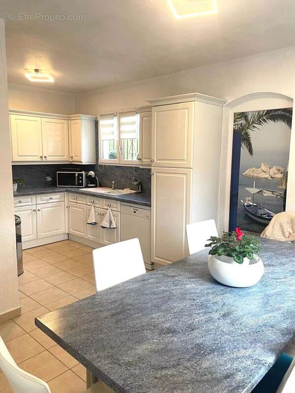 Maison à BERRE-LES-ALPES