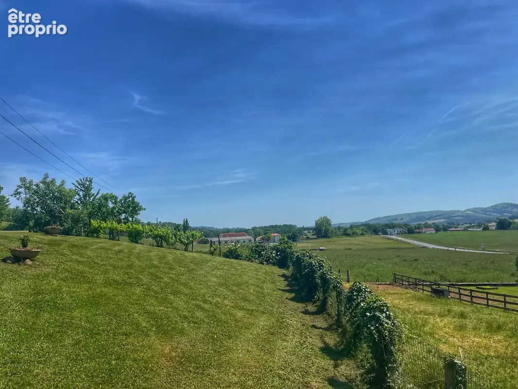 Magnifique maison sur un terrain de 2745m2 - photo 3