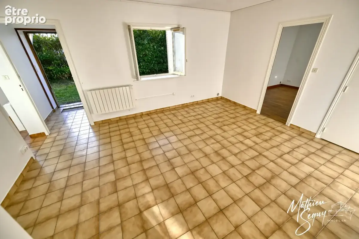 CHARBONNIERES LES BAINS (69) Appartement T2 de 45m² avec jardin de 84m² - Façade refaite 2025 et huisseries changées 2025 - photo 18