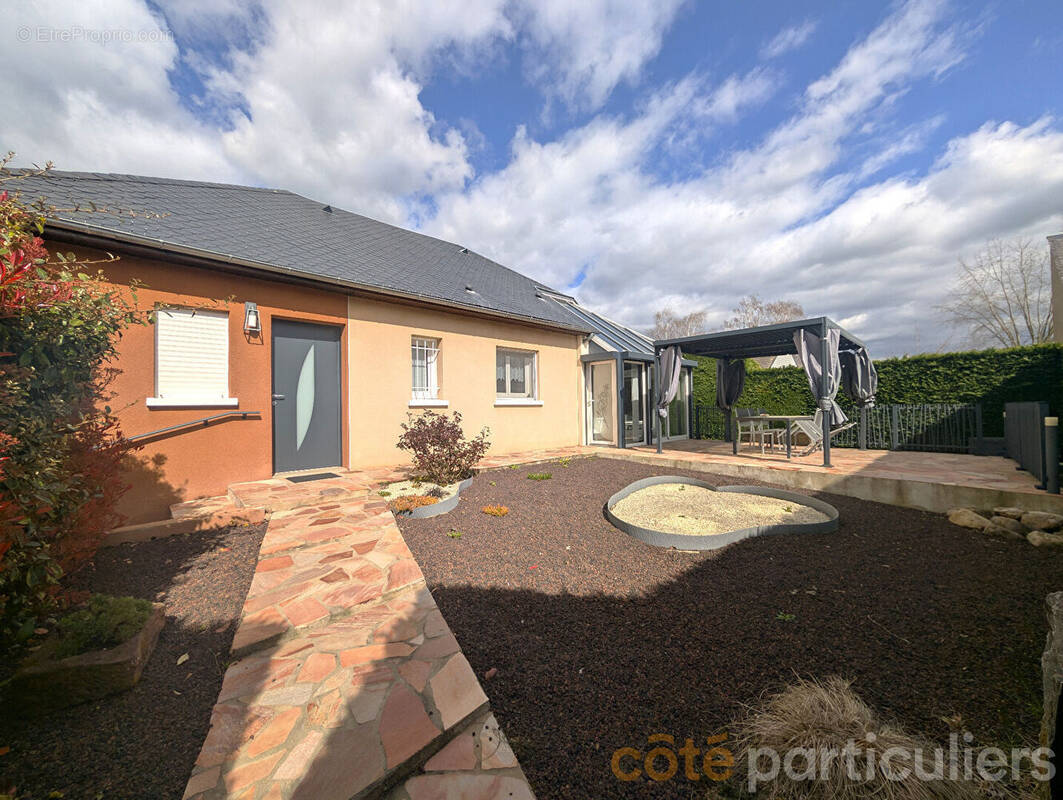 Maison à LUC-LA-PRIMAUBE