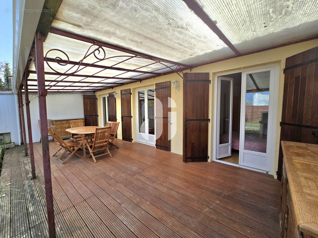 Maison à LEOGNAN