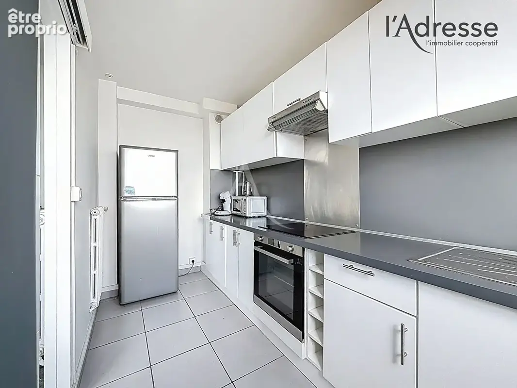 SURESNES/ Maréchal de Lattre de Tassigny - Vue Paris - Appartement Studio 36m² - 1 Cave - 1 BOX - photo 9