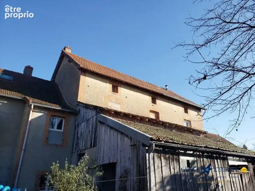 Maison 157 m² à Saint-Gerand-Le-Puy  - photo 2