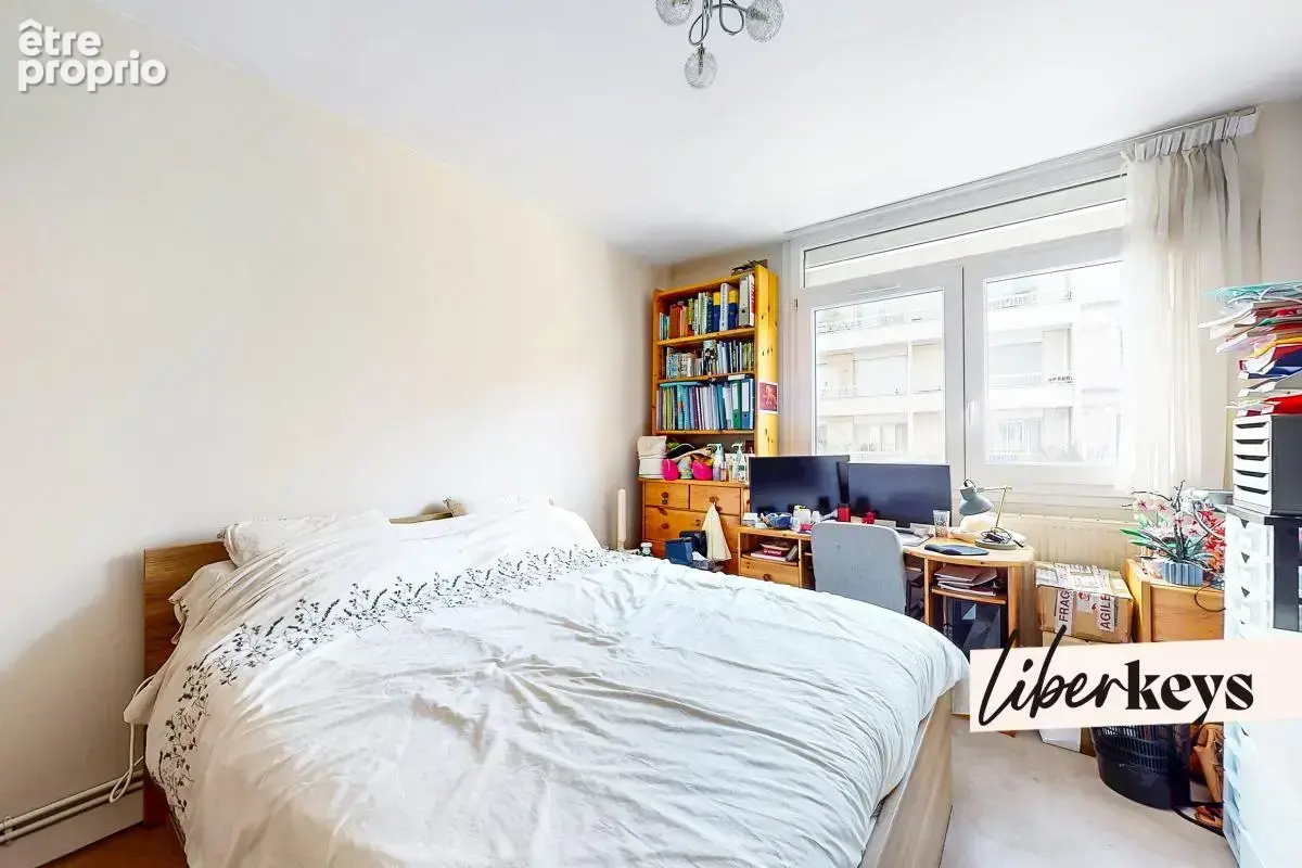 Courbevoie – Lumineux 4 pièces de 90 m² – 3 chambres et parking - photo 3
