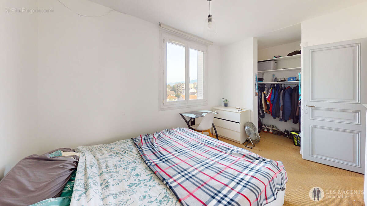 Appartement à SAINT-MARTIN-D'HERES