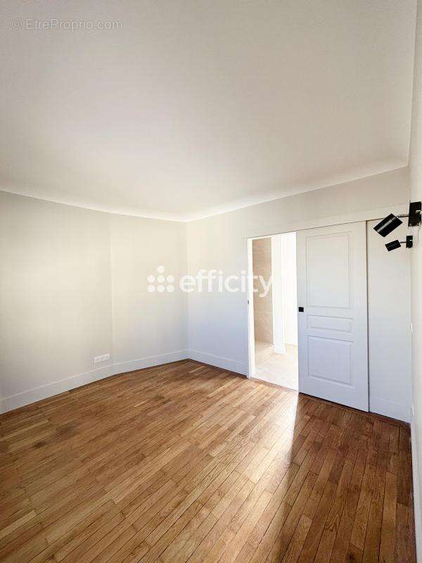Appartement à LEVALLOIS-PERRET
