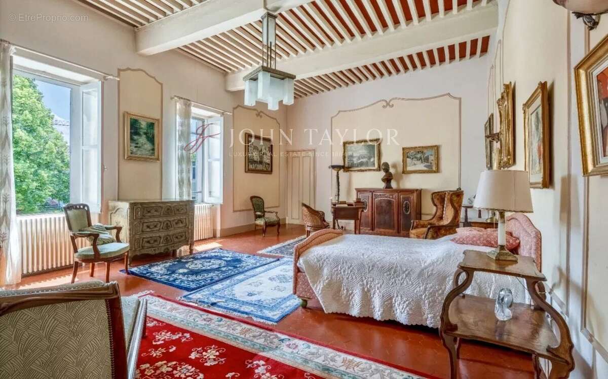 Hôtel particulier en plein cœur de L’Isle-sur-la-Sorgue,. - photo 9