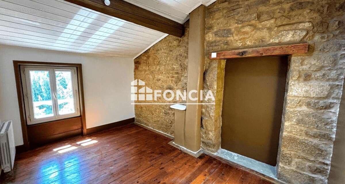 À vendre – immeuble de rapport en pierre – chazay-d'azergues (rue du chevalier bayard) - photo 11