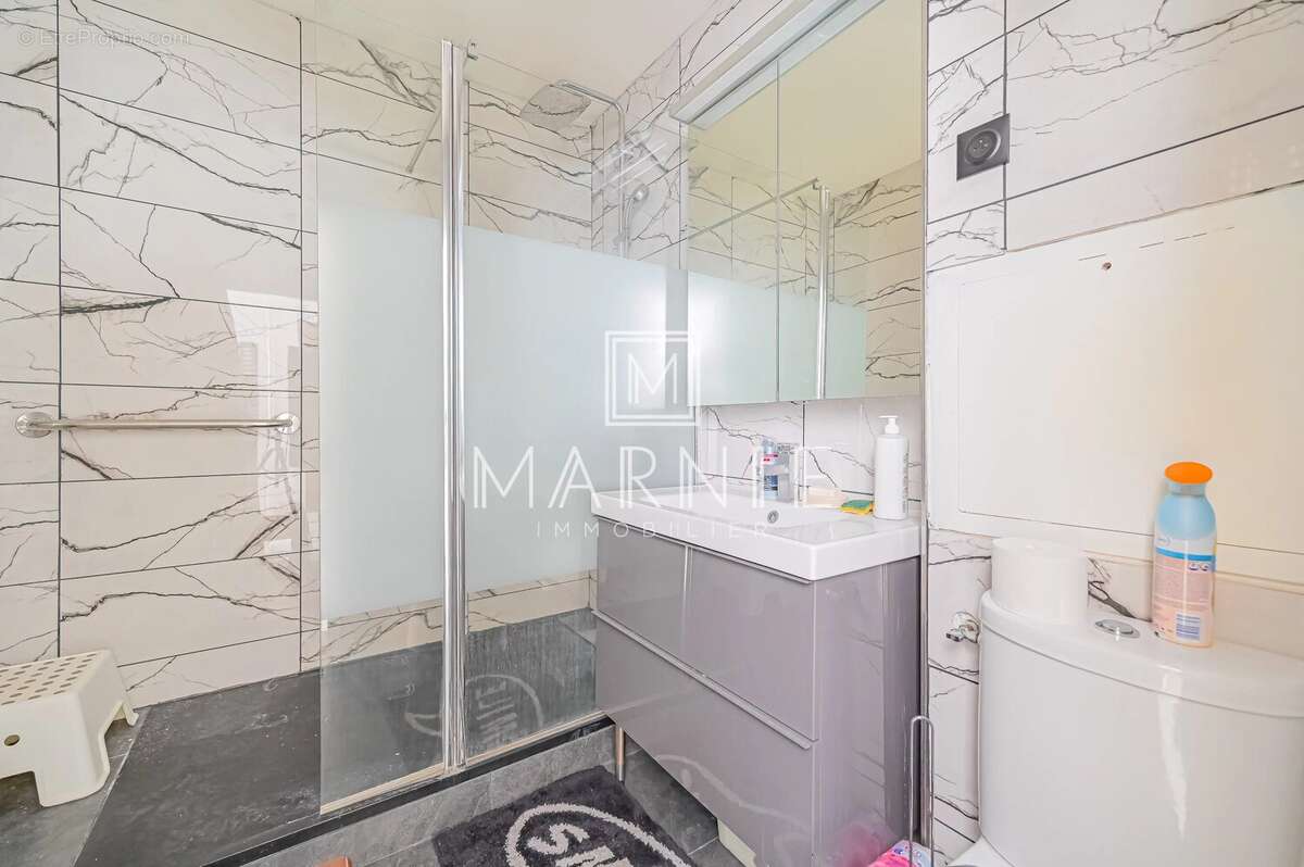 Appartement à LEVALLOIS-PERRET