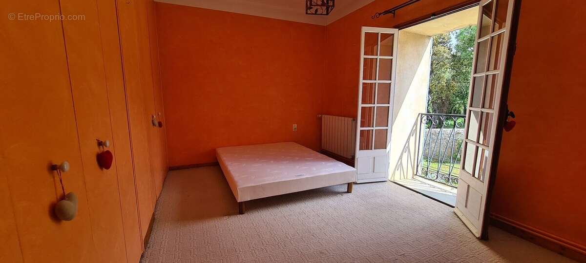 Maison à COLLIAS