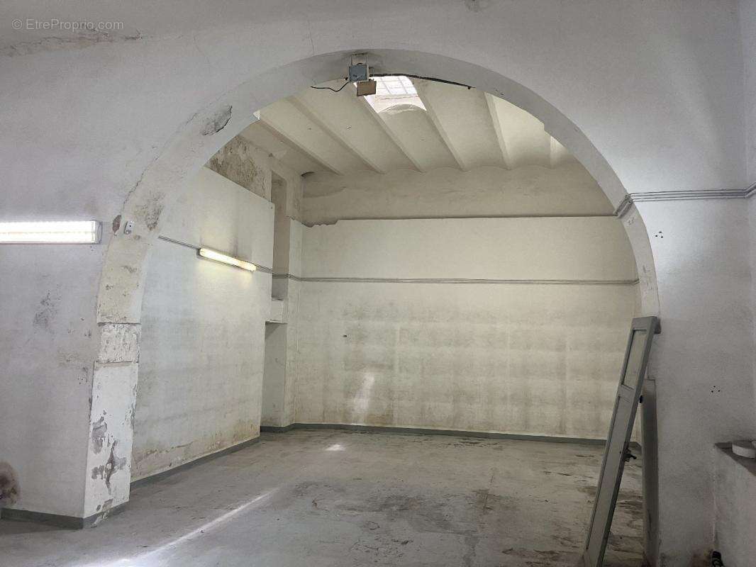 Commerce à MARSEILLE-1E