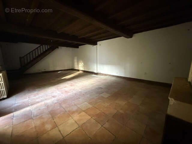 Maison à MONTGUYON