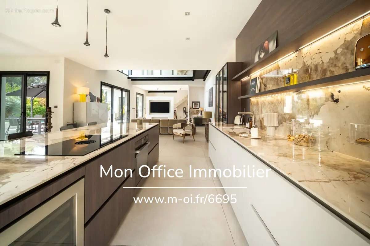 Maison à VENTABREN