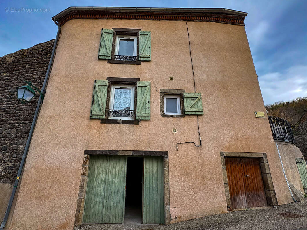 Maison à VEYRE-MONTON