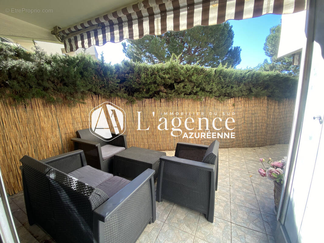 Appartement à SAINT-LAURENT-DU-VAR