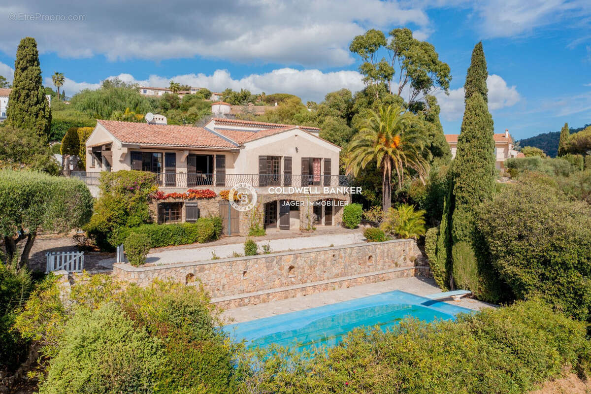 Maison à LES ISSAMBRES