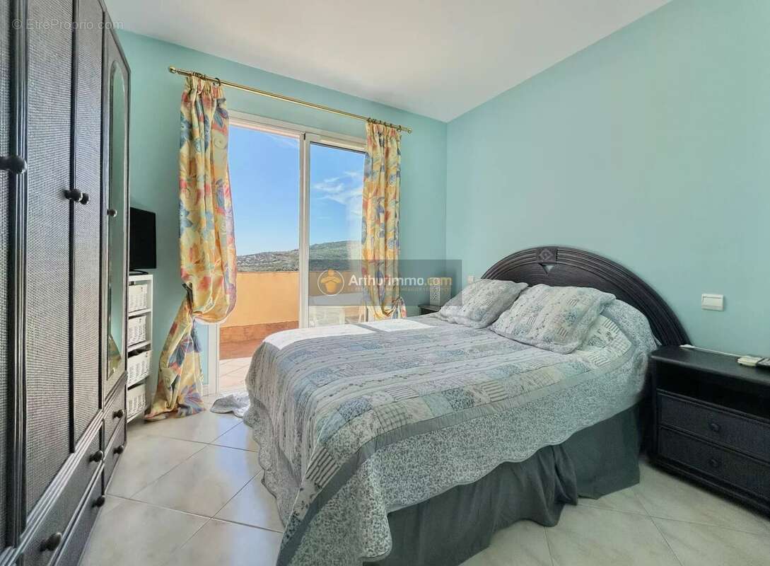 Maison à LES ISSAMBRES