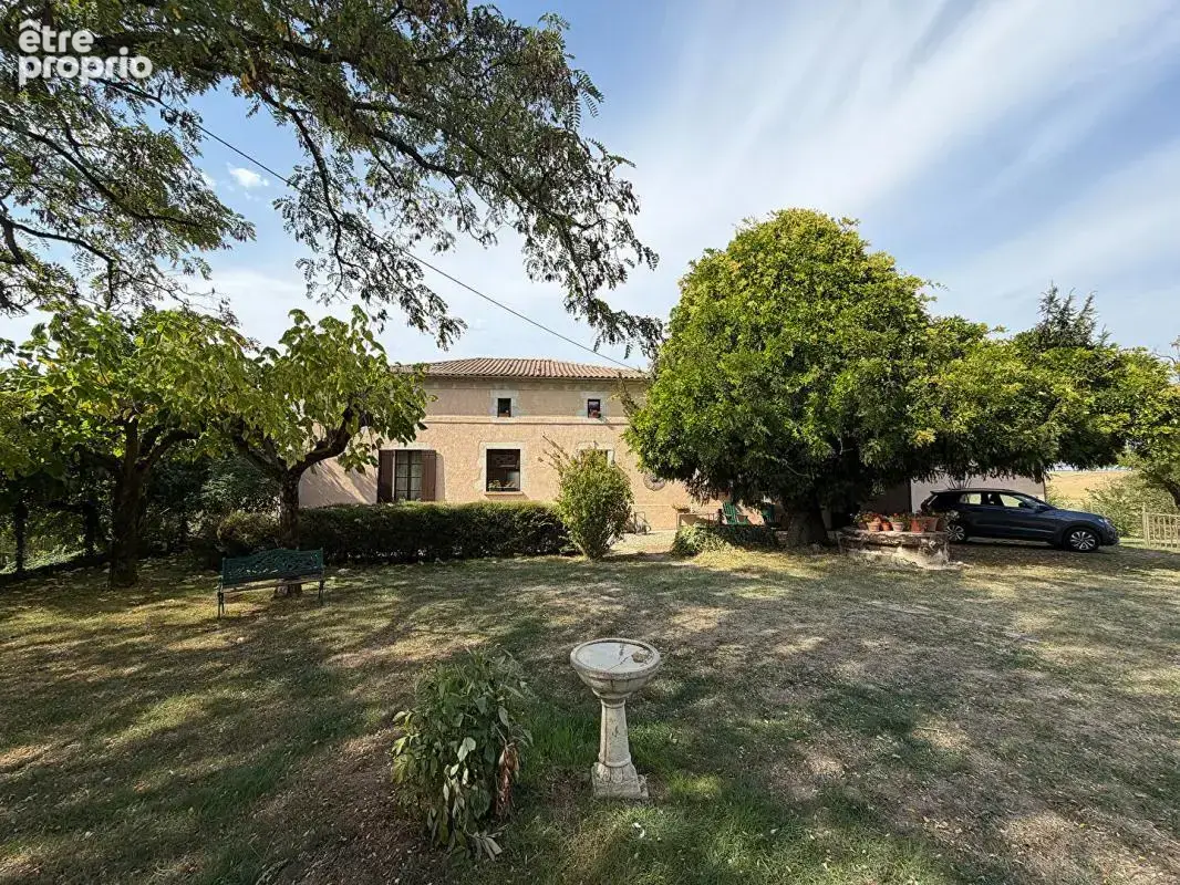 Grande ferme de caractère avec vaste grange et beaucoup d'intimité - photo 2