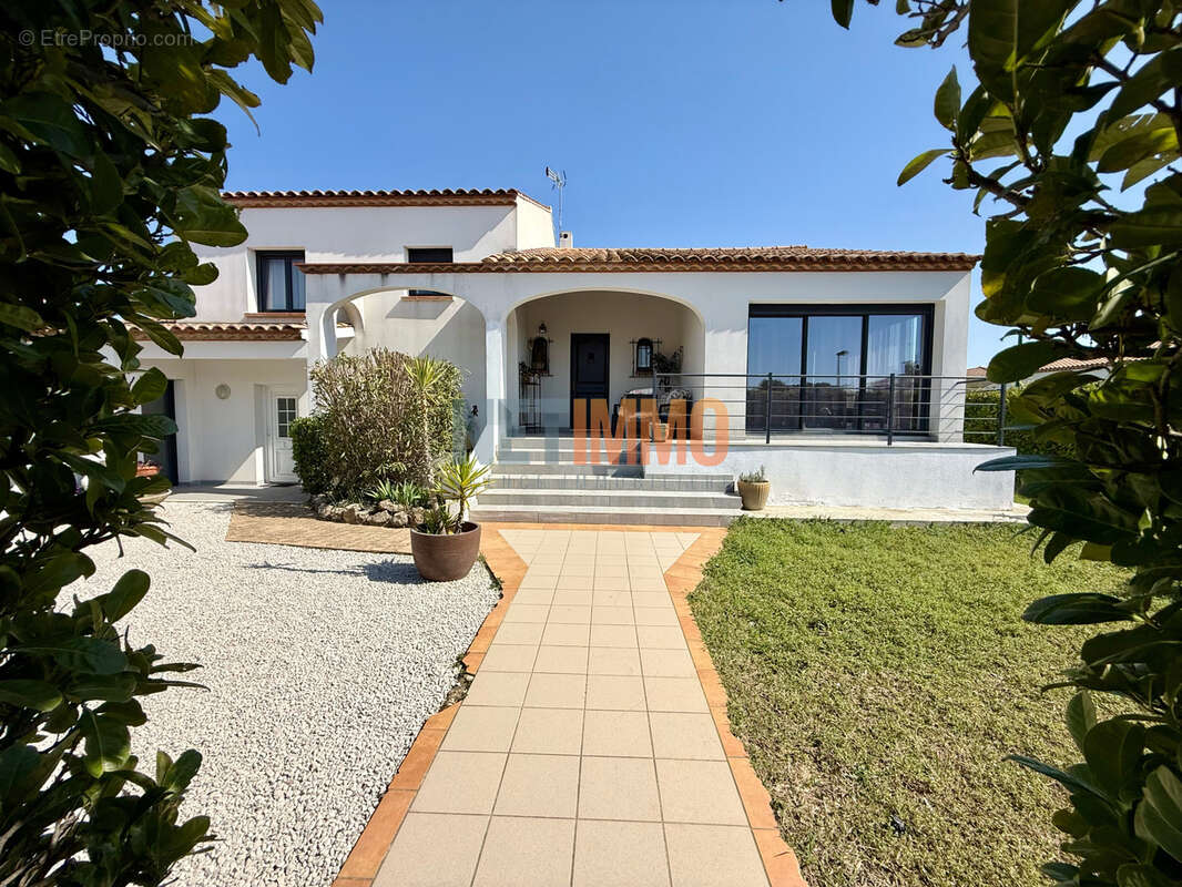Maison à MAUGUIO