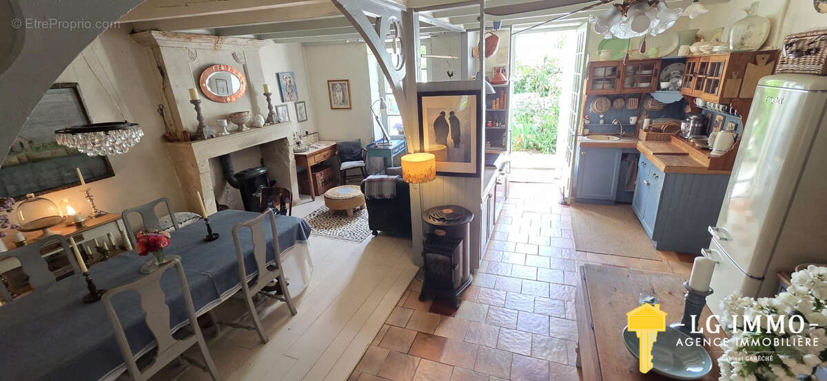 Maison à SAINT-THOMAS-DE-CONAC