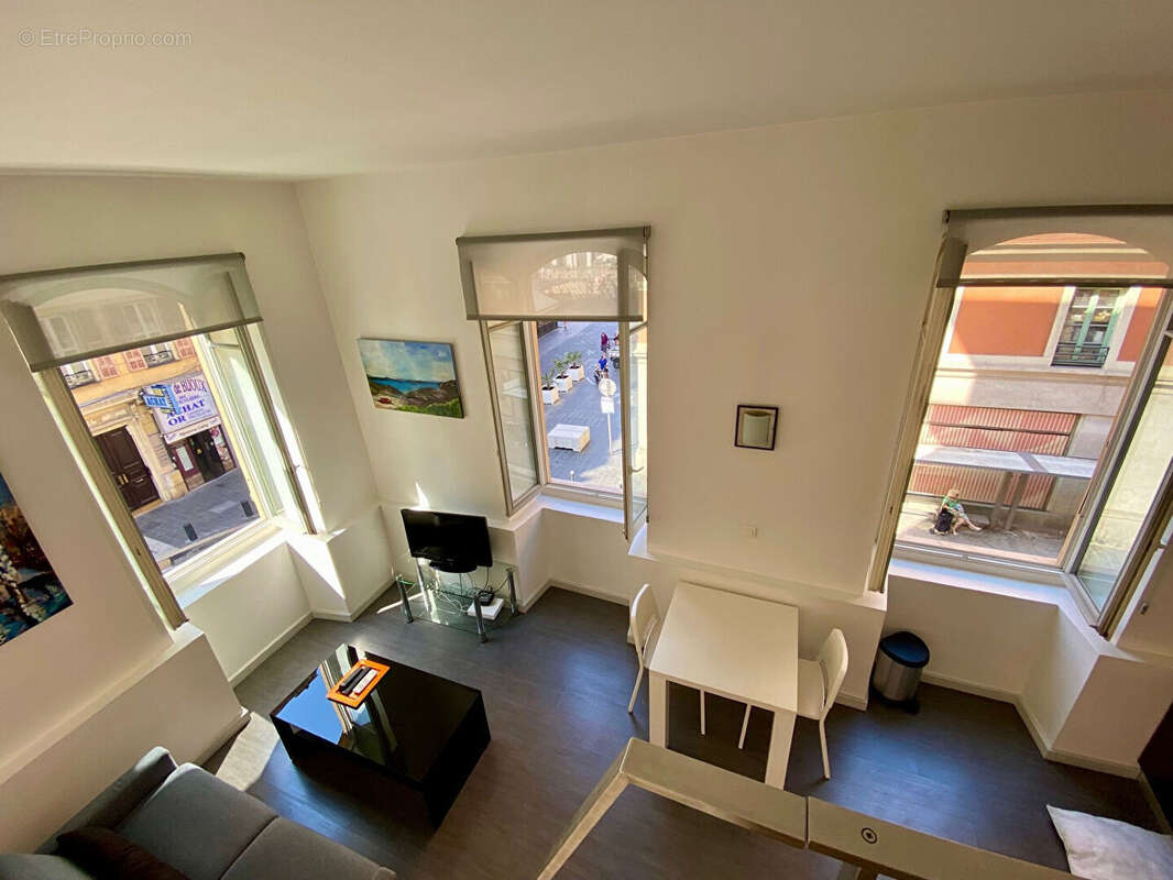 Nice Carré D'Or 1 pièce 22.62 m2 + 9.45m² Mezzanine vue place Massena - photo 2
