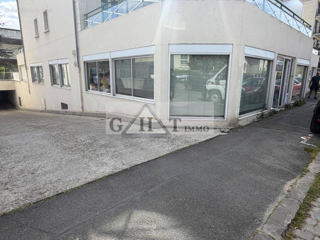 Commerce à SAINT-MAUR-DES-FOSSES